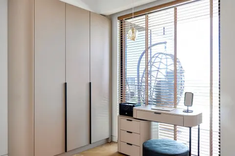 Dressing & vanity