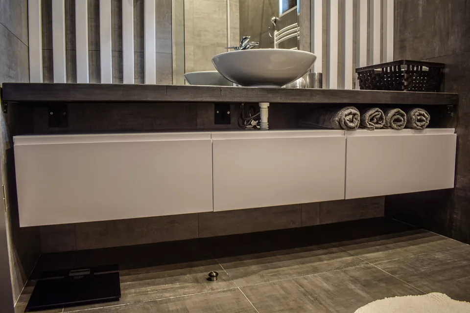 Bathroom vanity