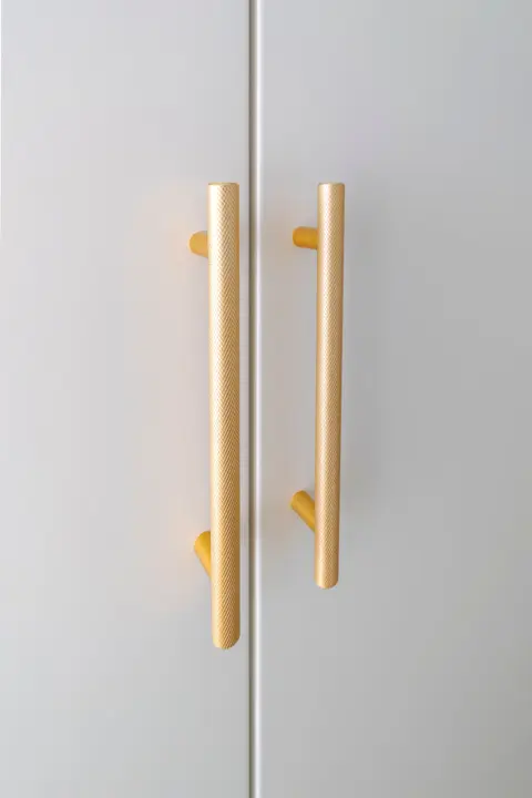 Furniture handles