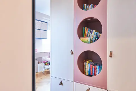 Rounded shelving