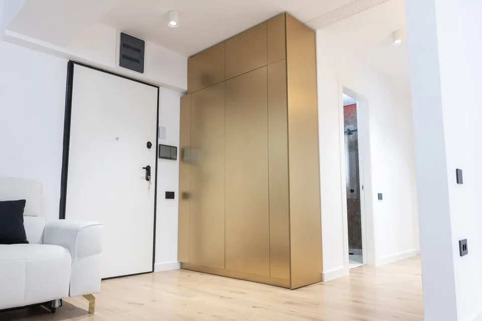 Entrance storage
